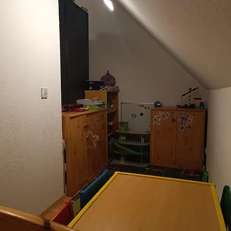 Homestay Helles 18 Qm In 6,5-zi-wohnung Naehe Frankfurt, Hanau, Buedingen, Friedberg Altenstadt (Hessen)