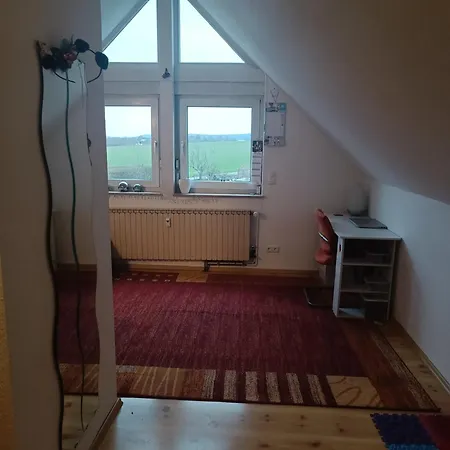 Helles 18 Qm In 6,5-zi-wohnung Naehe Frankfurt, Hanau, Buedingen, Friedberg Homestay *