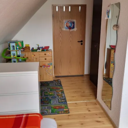 Alloggio in famiglia Helles 18 Qm In 6,5-zi-wohnung Naehe Frankfurt, Hanau, Buedingen, Friedberg *