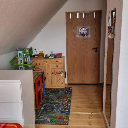 Helles 18 Qm In 6,5-zi-wohnung Naehe Frankfurt, Hanau, Buedingen, Friedberg *