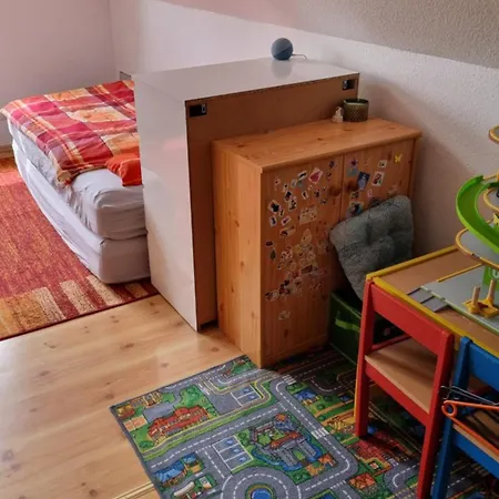 Helles 18 Qm In 6,5-zi-wohnung Naehe Frankfurt, Hanau, Buedingen, Friedberg Alloggio in famiglia Altenstadt