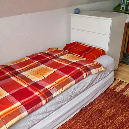 Helles 18 Qm In 6,5-zi-wohnung Naehe Frankfurt, Hanau, Buedingen, Friedberg
